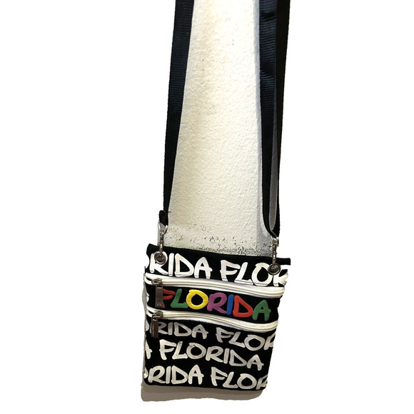 Women’s Robin Ruth Black And White Florida Crossbody Small Purse 2 Zip Pockets - Picture 2 of 5